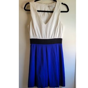 Trina Turk 💙 Araceli Ponte Fit & Flare Dress Sz 4